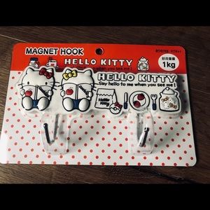 HELLO KITTY-Imported (NWT) 2 Hook Magnetic Plaque